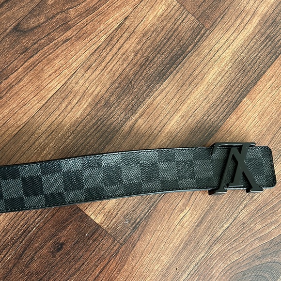 Authentic men’s Louis Vuitton belt - Picture 3 of 5